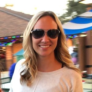 Meet your Posher, April